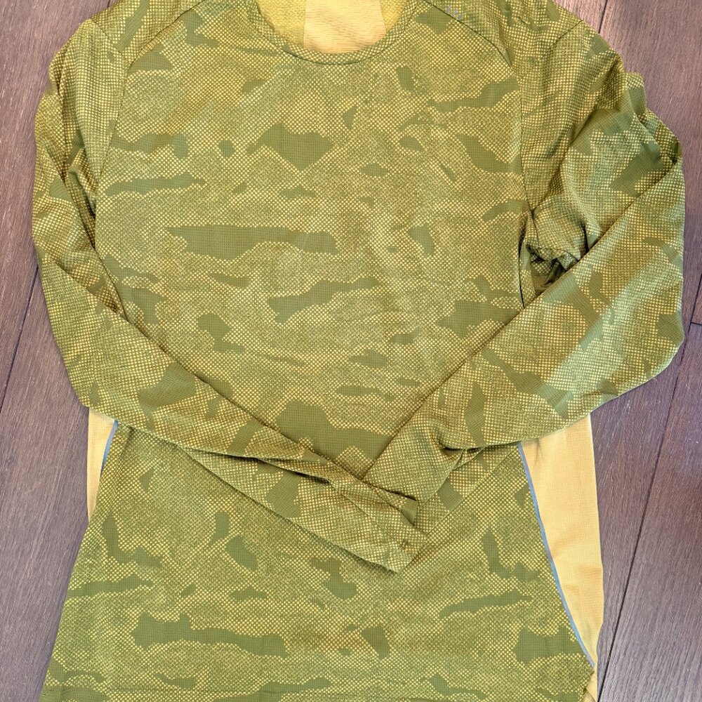 Men's lululemon long sleeve running shirt- size Medium